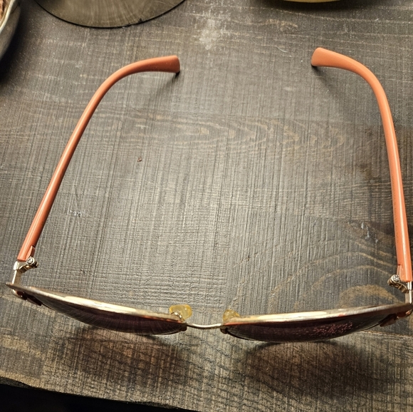 Nanette Lepore Coral With Gold Accent Sunglasses. - Picture 3 of 5